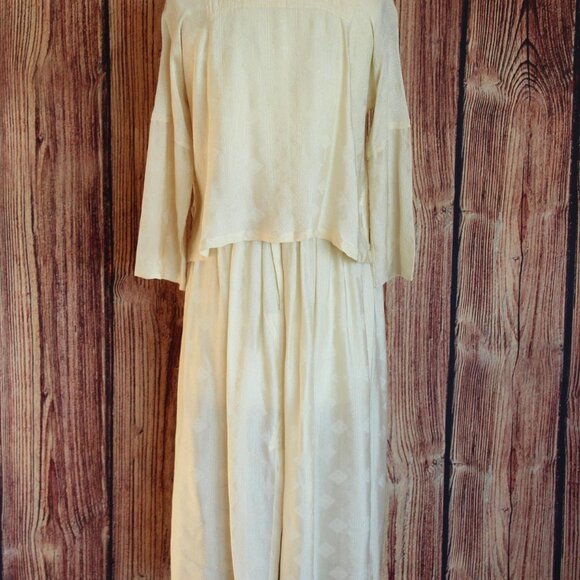 Vintage 1960s Blouse and Skirt, Ivory Silk Separates, Square Neckline 3/4 Sleeve - Picture 9 of 10